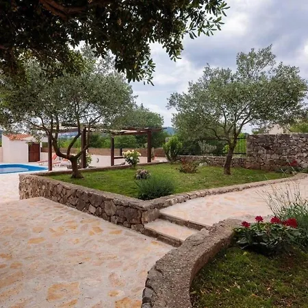 Ferienhaus Mit Privatpool Fur 6 Personen Ca 100 M In Sibenik, Dalmatien Norddalmatien Šibenik