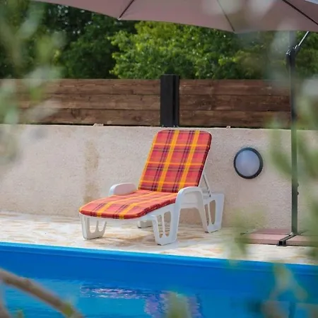 Feriehus Ferienhaus Mit Privatpool Fur 6 Personen Ca 100 M In Sibenik, Dalmatien Norddalmatien Šibenik