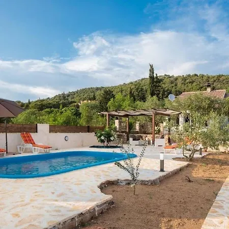 Ferienhaus Mit Privatpool Fur 6 Personen Ca 100 M In Sibenik, Dalmatien Norddalmatien Šibenik