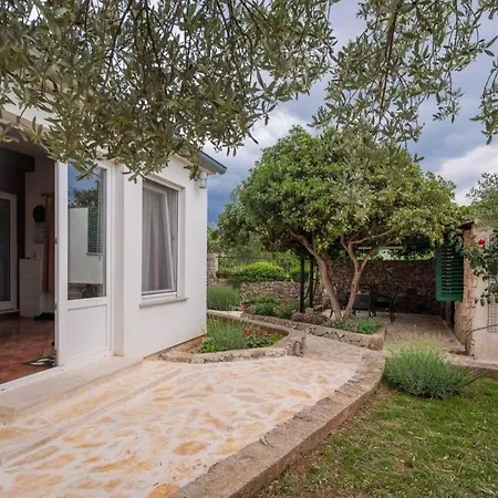 Feriehus Ferienhaus Mit Privatpool Fur 6 Personen Ca 100 M In Sibenik, Dalmatien Norddalmatien Šibenik